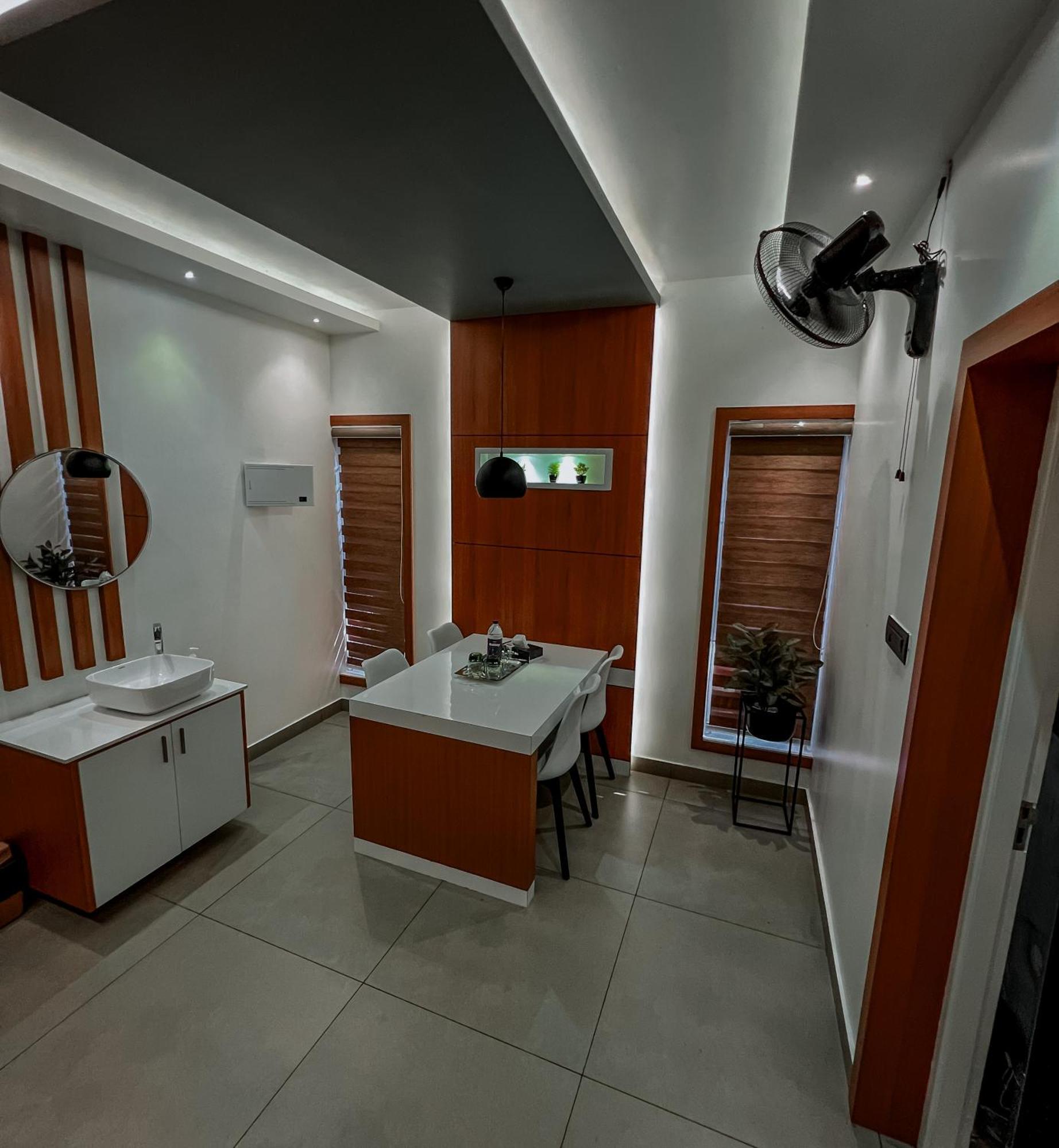 Bbc Luxury Apartments Perintalmanna Exterior foto